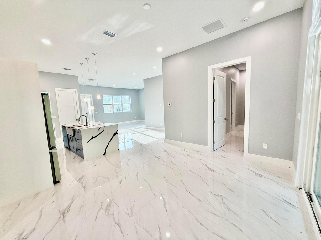 660 Ne Moss Rose Place - Photo 7