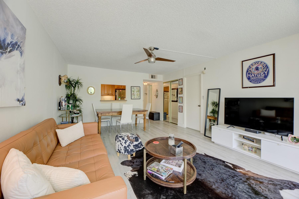 7081 Environ Boulevard - Photo 9