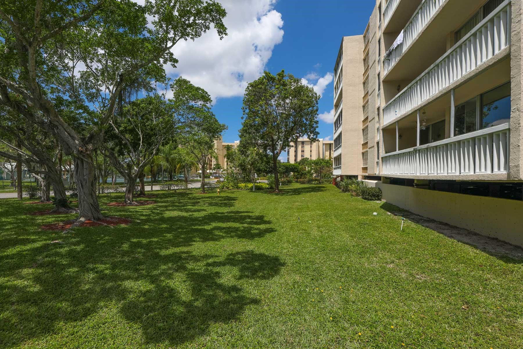 7081 Environ Boulevard - Photo 30
