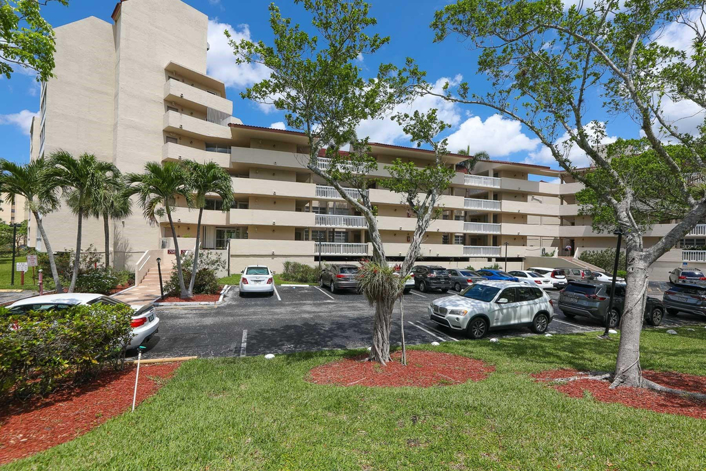7081 Environ Boulevard - Photo 2