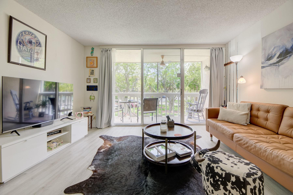 7081 Environ Boulevard - Photo 8