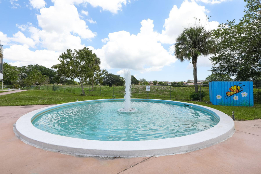 7081 Environ Boulevard - Photo 38