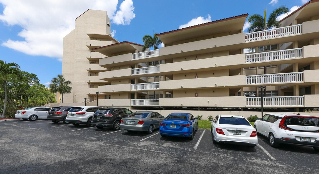 7081 Environ Boulevard - Photo 3