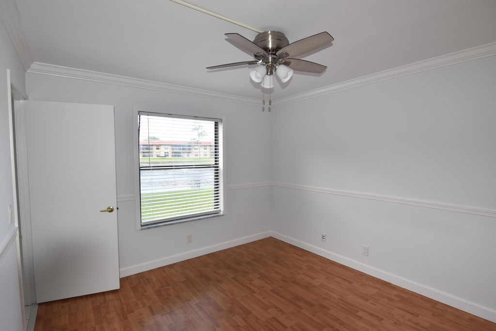 21895 Lake Forest Circle - Photo 6
