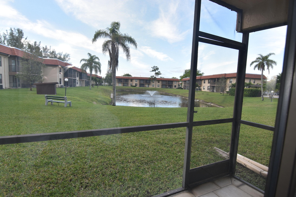 21895 Lake Forest Circle - Photo 18