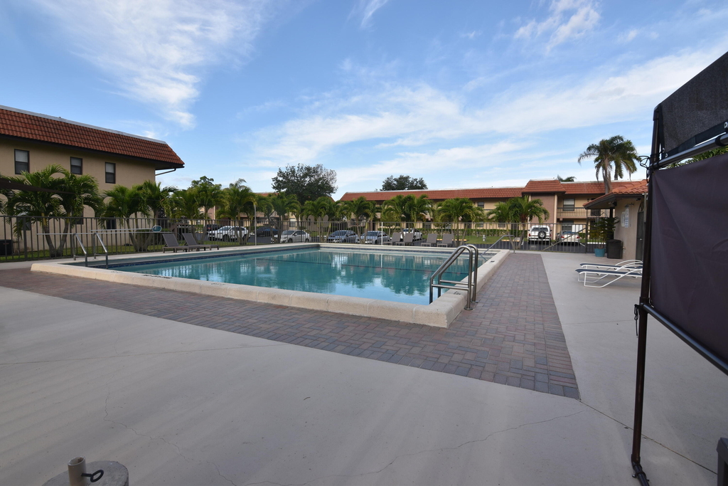 21895 Lake Forest Circle - Photo 12