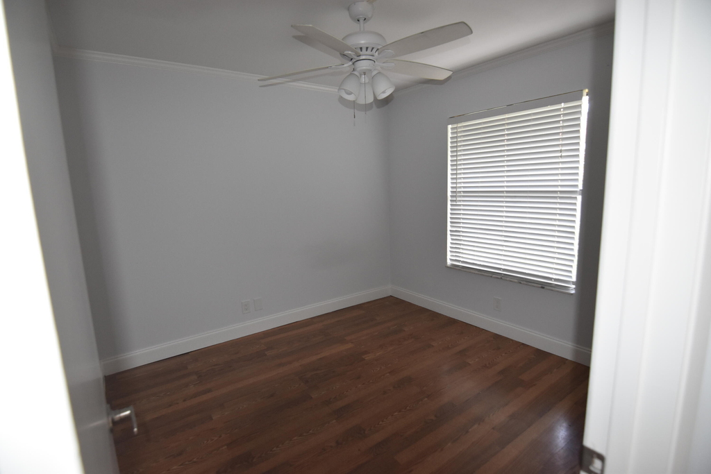 21895 Lake Forest Circle - Photo 8