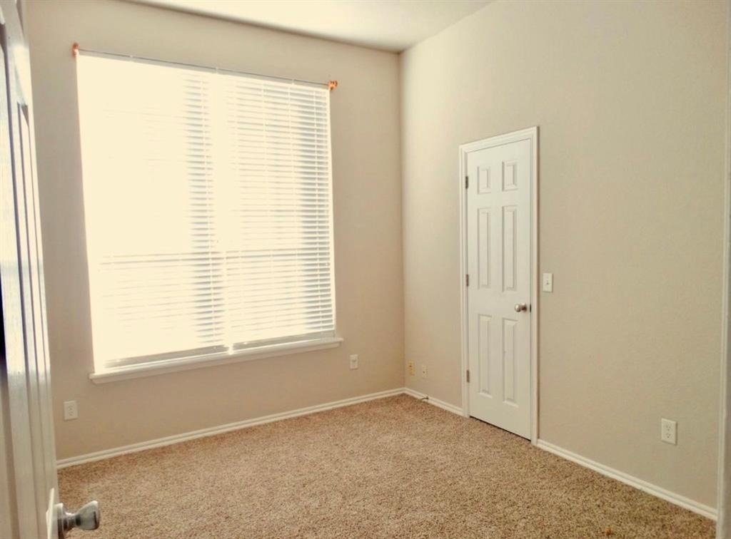 3301 Buckingham Place - Photo 8
