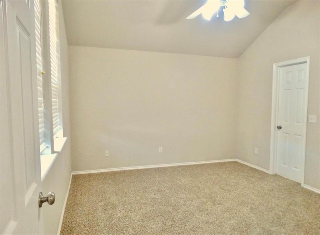 3301 Buckingham Place - Photo 10