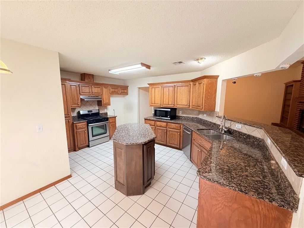 8812 Nw 85th Place - Photo 3