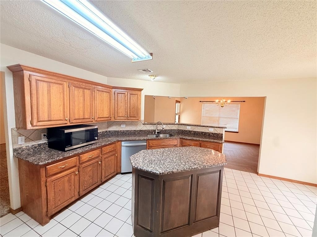 8812 Nw 85th Place - Photo 5