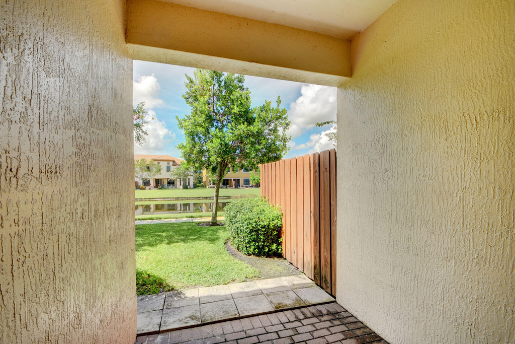 10385 Wellington Parc Drive - Photo 34