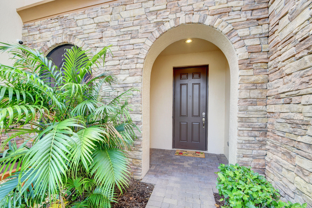 10385 Wellington Parc Drive - Photo 6