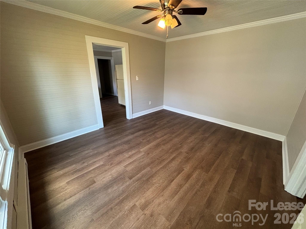 210 Basin Avenue - Photo 2