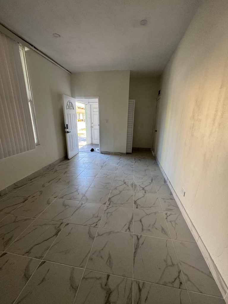 804 Orange Avenue - Photo 2