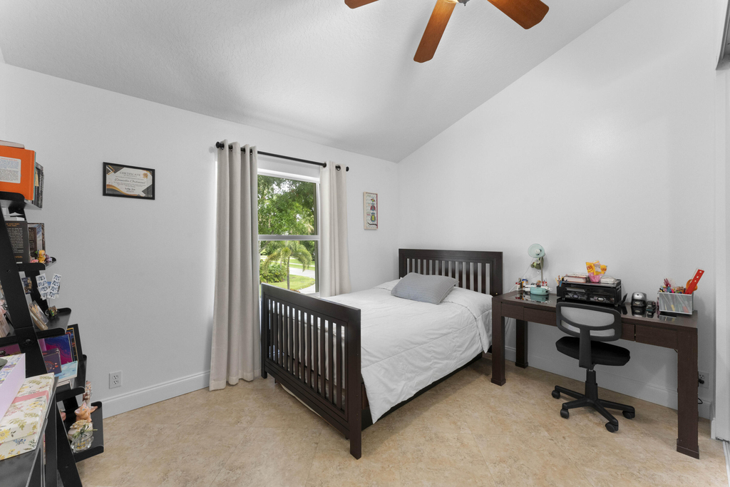 129 Spruce Street - Photo 32