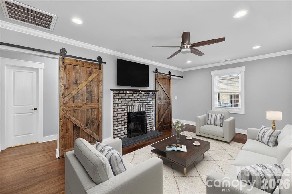 307 E Peterson Drive - Photo 1