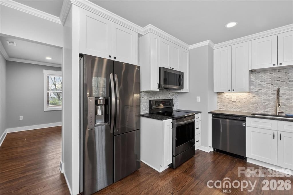 307 E Peterson Drive - Photo 5