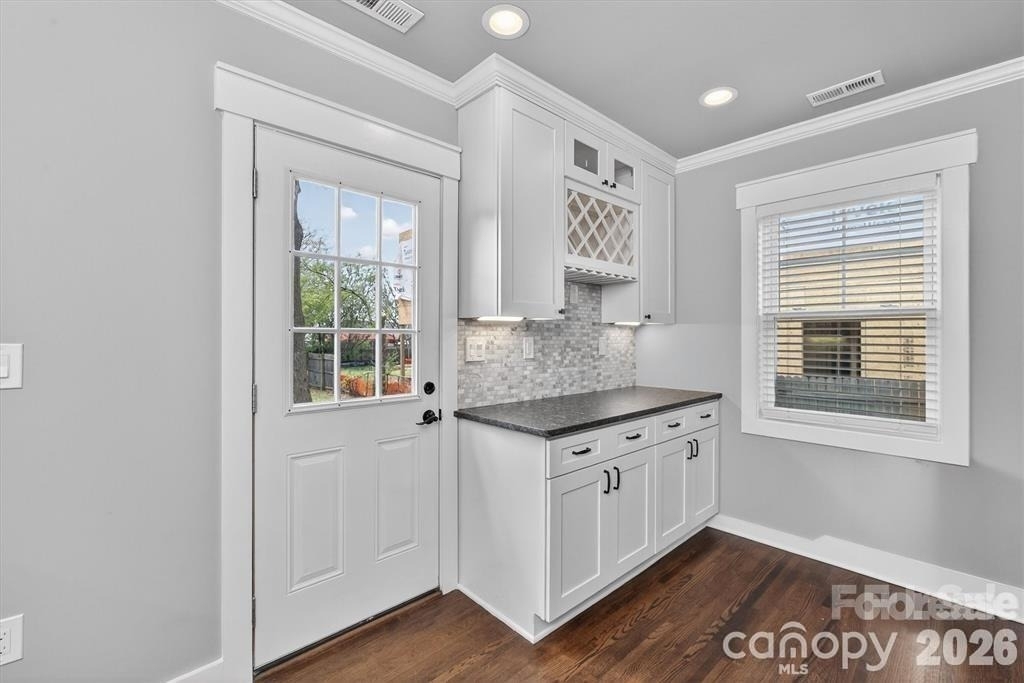 307 E Peterson Drive - Photo 7