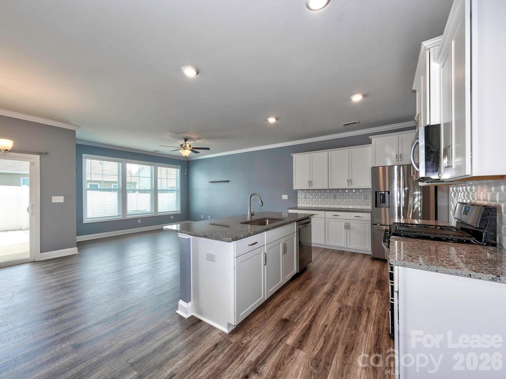 915 Emma Kate Court - Photo 3