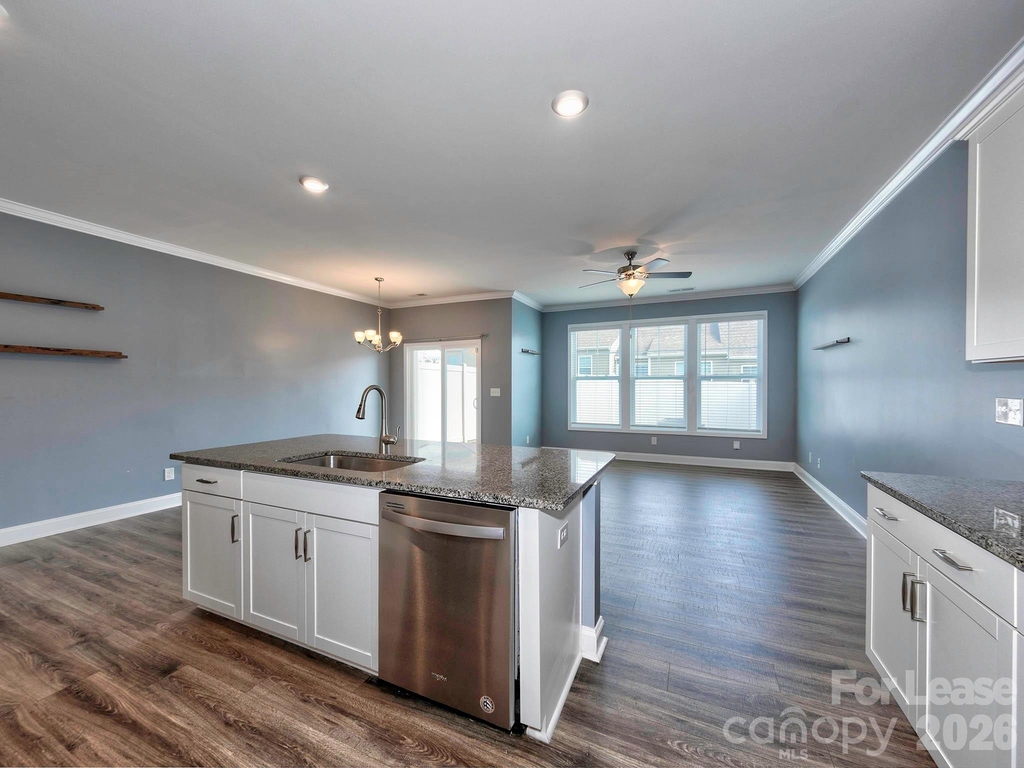 915 Emma Kate Court - Photo 4