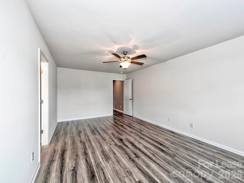915 Emma Kate Court - Photo 16