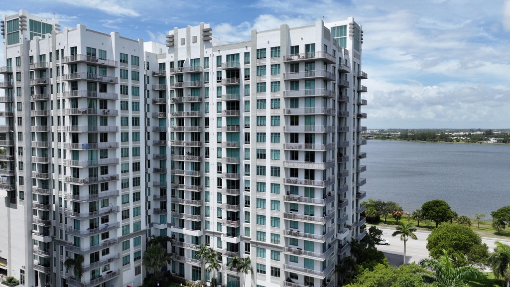 300 S Australian Avenue - Photo 57