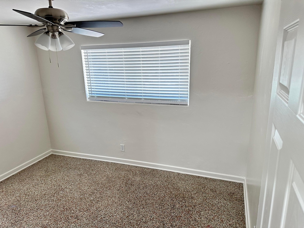 527 Puritan Road - Photo 10