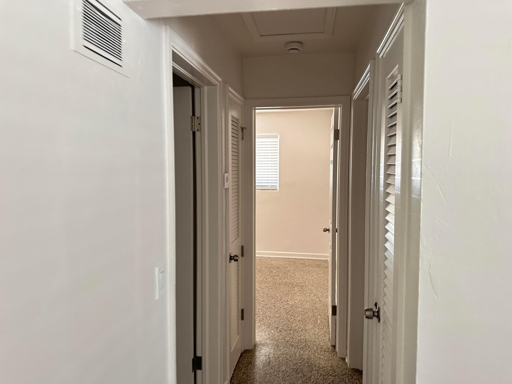 527 Puritan Road - Photo 5