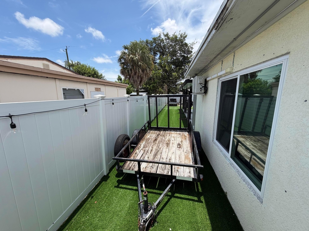 2016 Kenwood Road - Photo 2