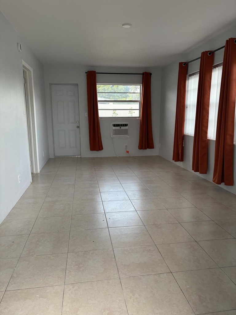 1017 Se 3rd Street - Photo 9