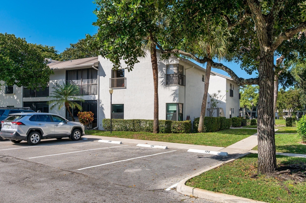4772 Nw 22nd Street - Photo 2