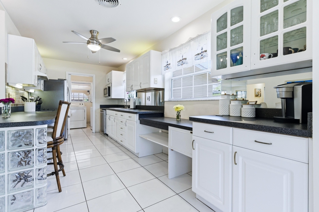 8455 Se Palm Street - Photo 14
