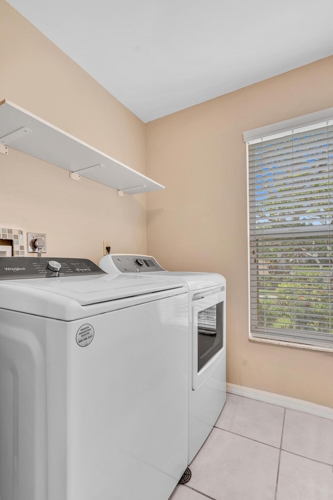 1904 Rosewood Way - Photo 17
