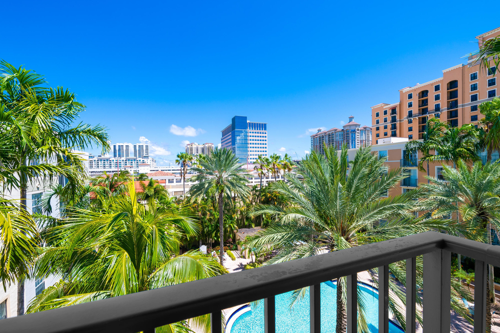 720 S Sapodilla Avenue - Photo 0