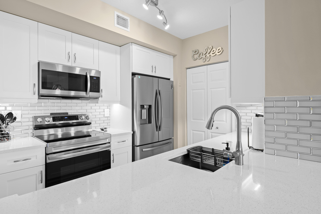 720 S Sapodilla Avenue - Photo 17
