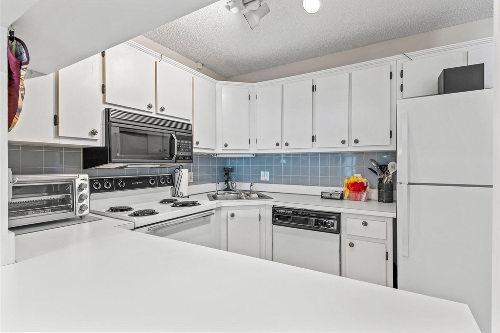 2732 Sw Matheson Avenue - Photo 8