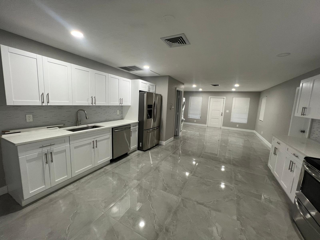 129 Euclid Boulevard - Photo 4