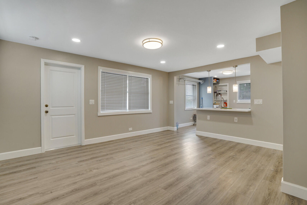 1225 W 10th Street - Photo 3