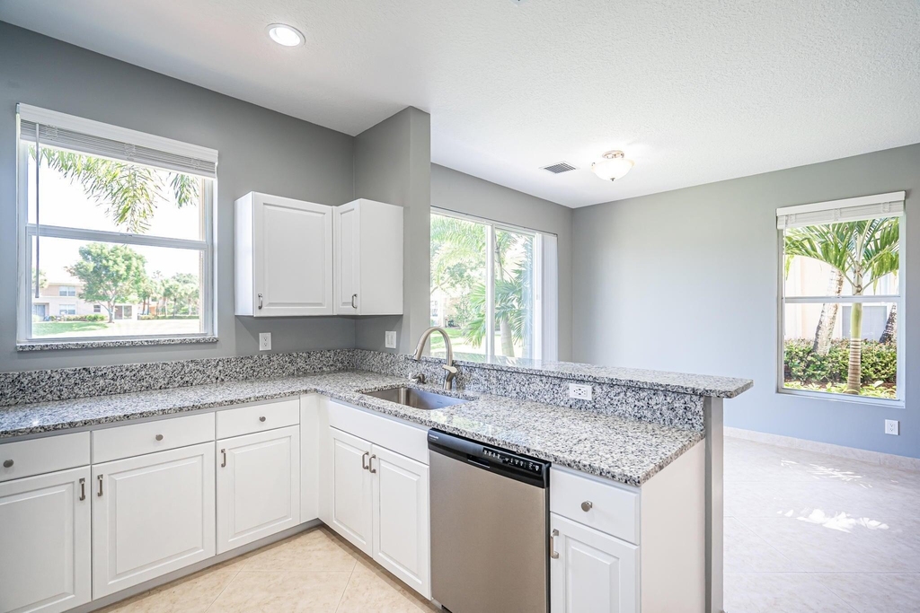 460 Rainbow Springs Terrace - Photo 10