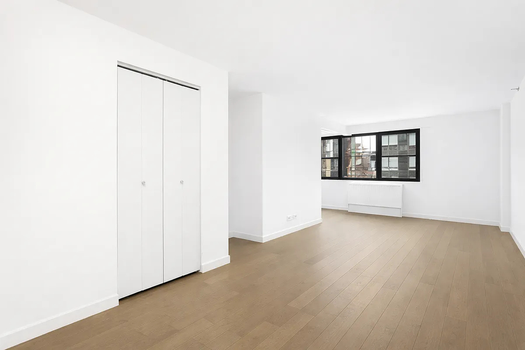East 39th Street - Photo 1