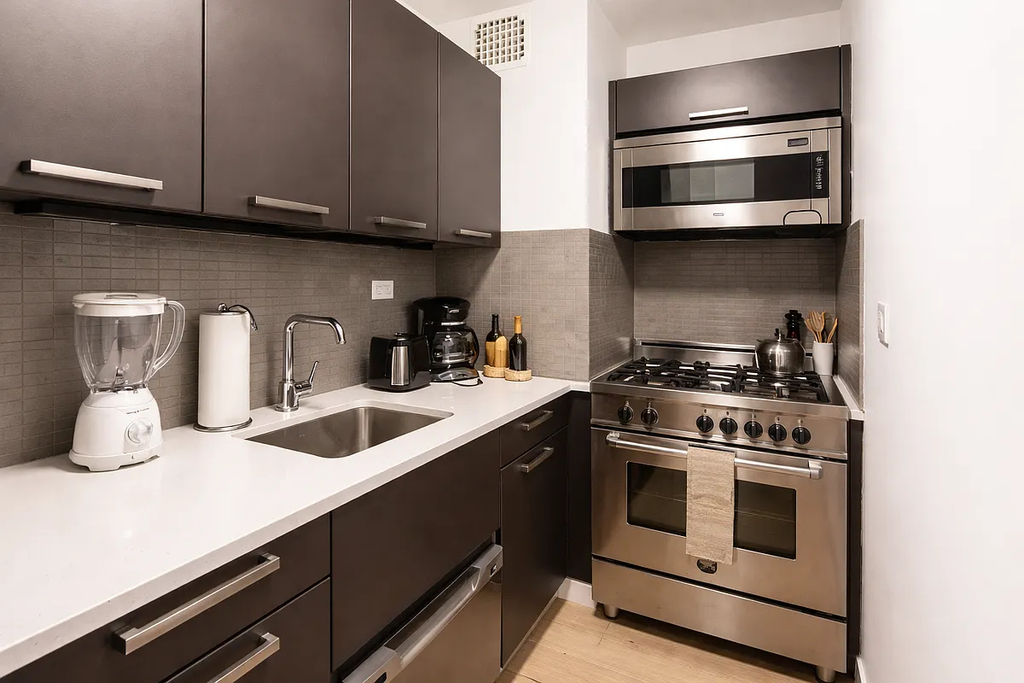 East 39th Street - Photo 2