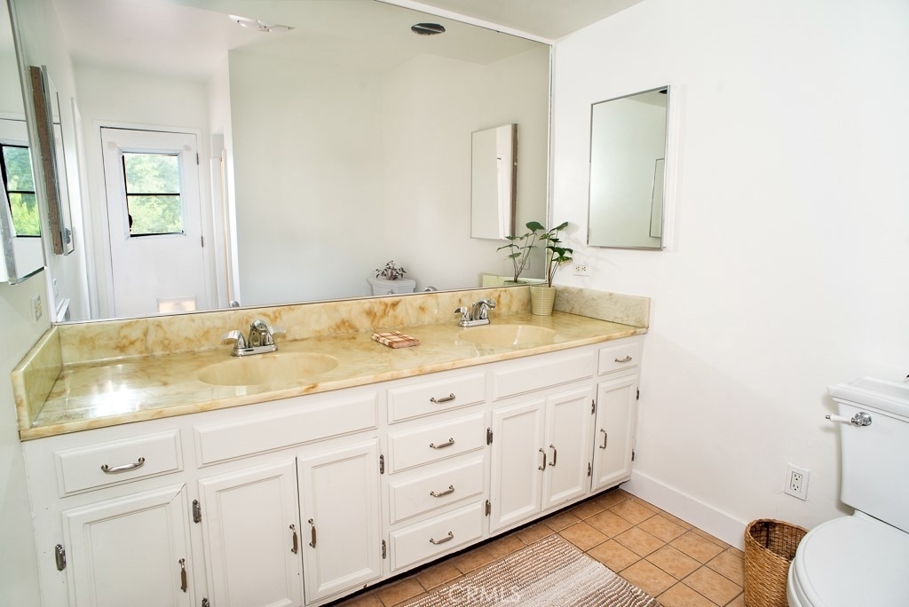 17249 Raymer - Photo 12