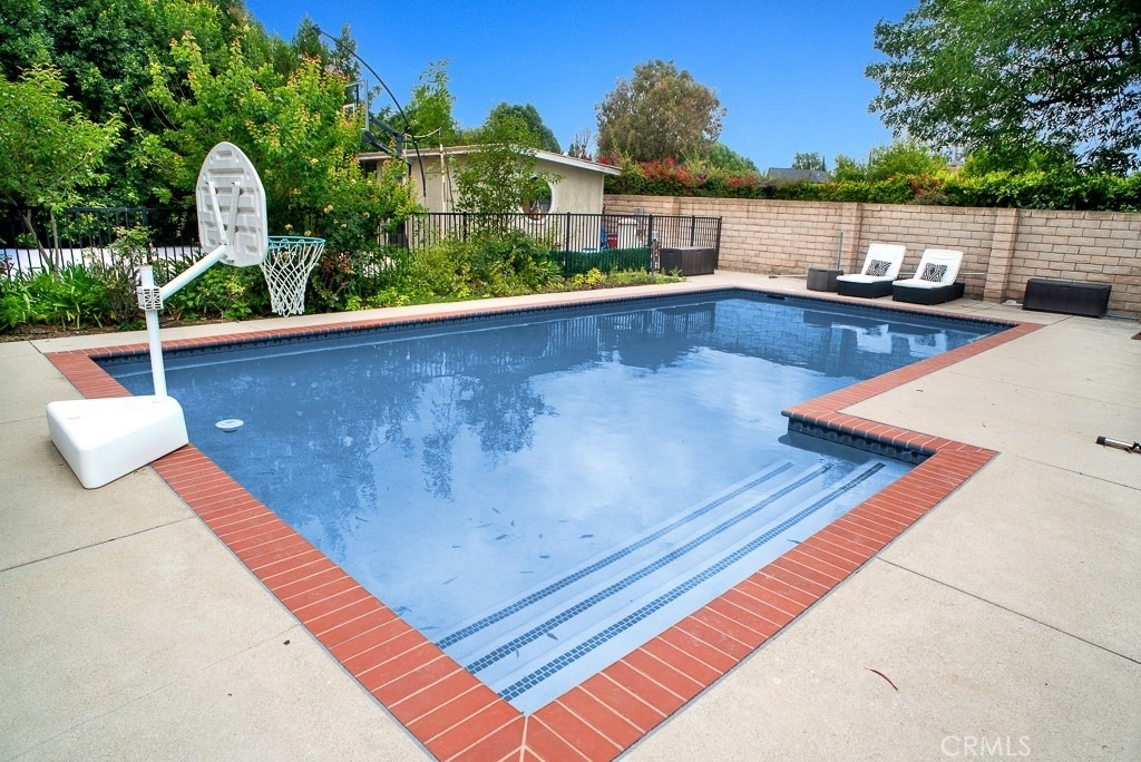 17249 Raymer - Photo 14
