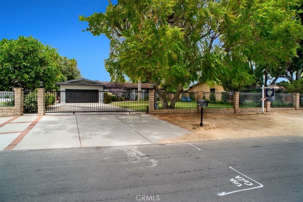 17249 Raymer - Photo 1