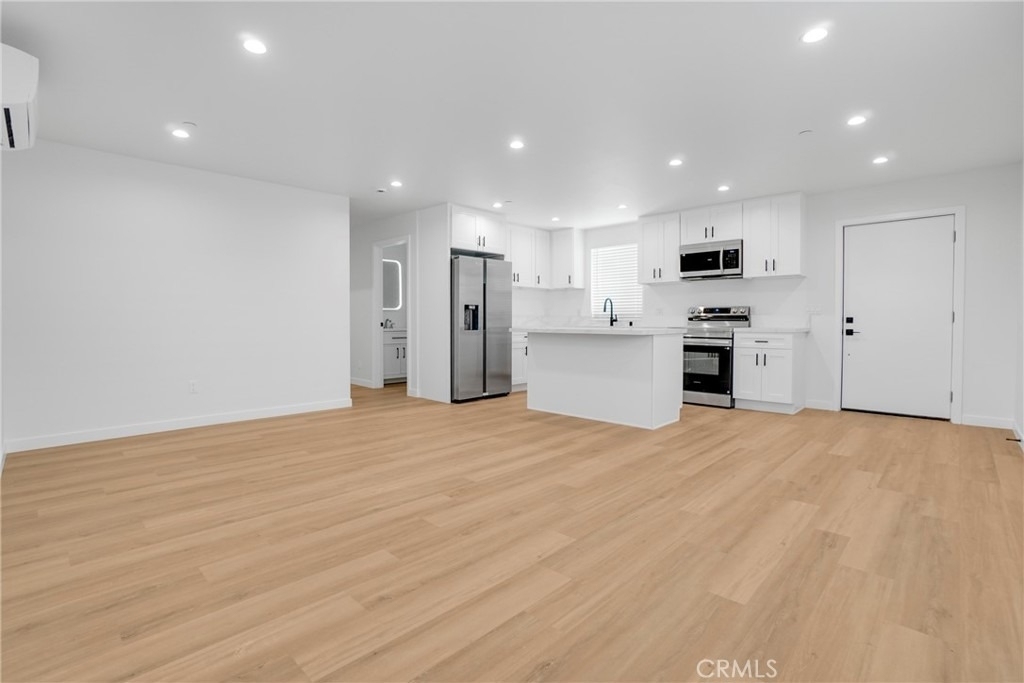 16120 Haynes Street - Photo 9