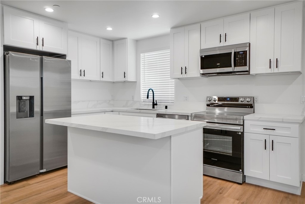 16120 Haynes Street - Photo 7