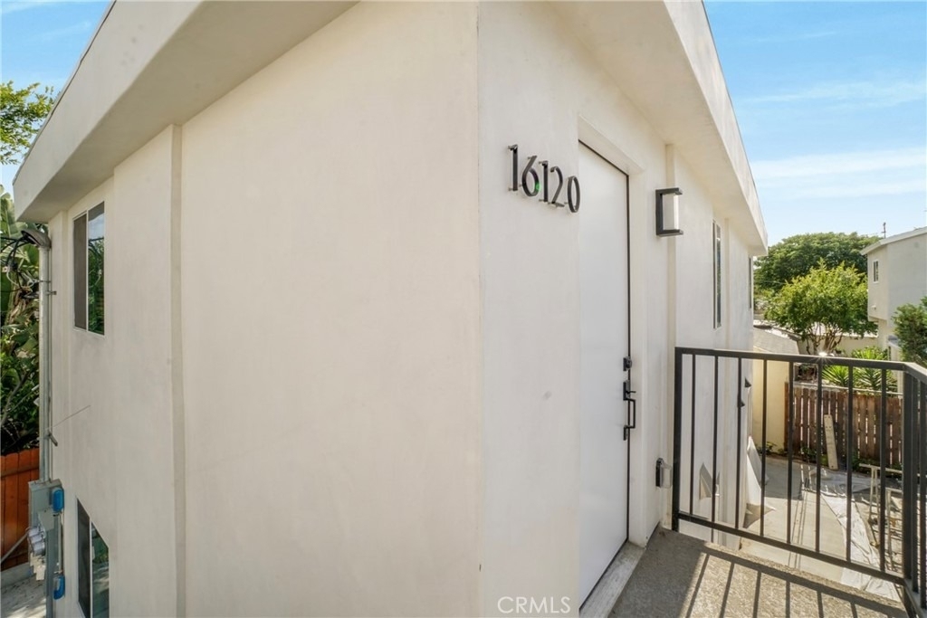 16120 Haynes Street - Photo 22