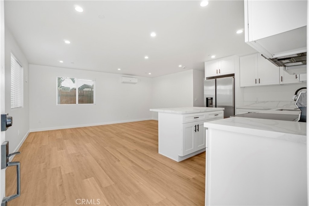 16120 Haynes Street - Photo 4