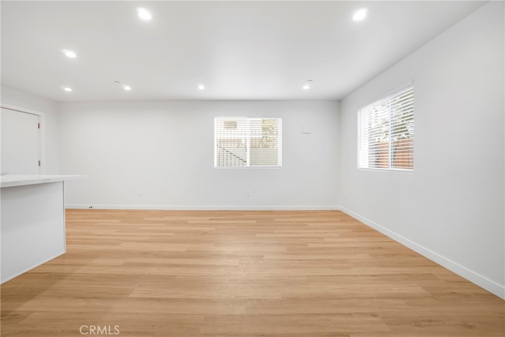 16120 Haynes Street - Photo 21